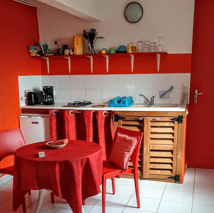 Vila Mangoplaya Deshaies Pokoj fotografie