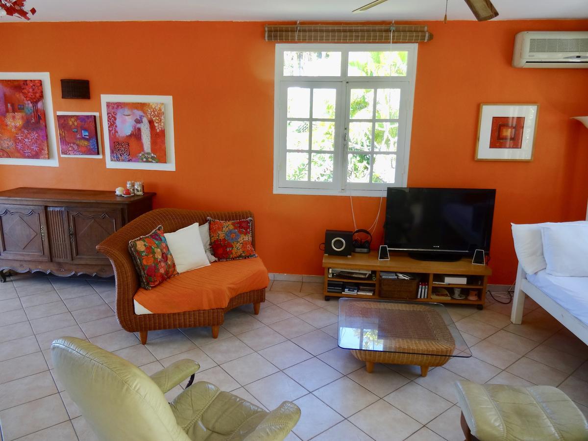 Vila Mangoplaya Deshaies Pokoj fotografie